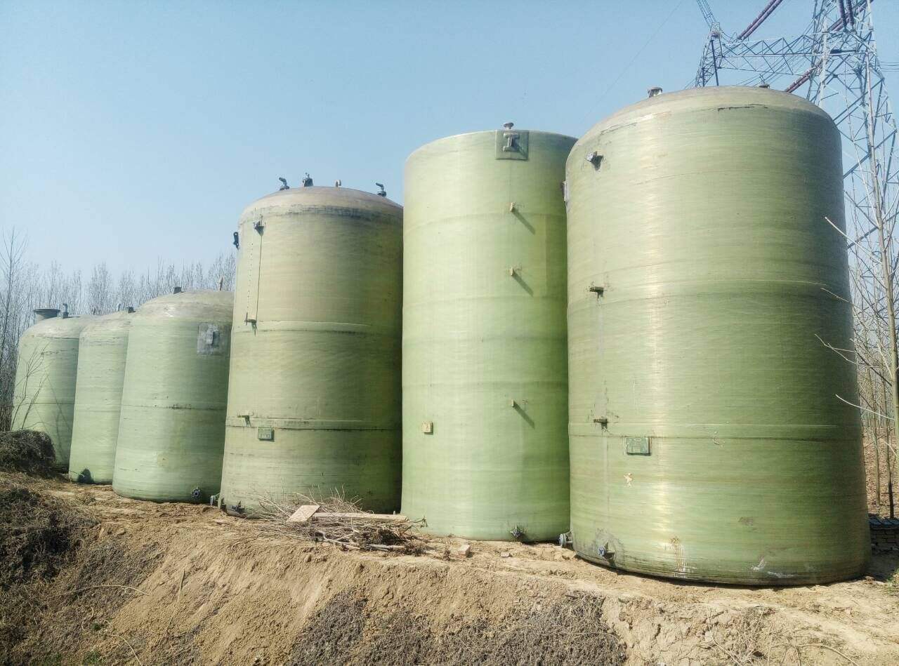 玻璃鋼儲罐噴襯成型工藝